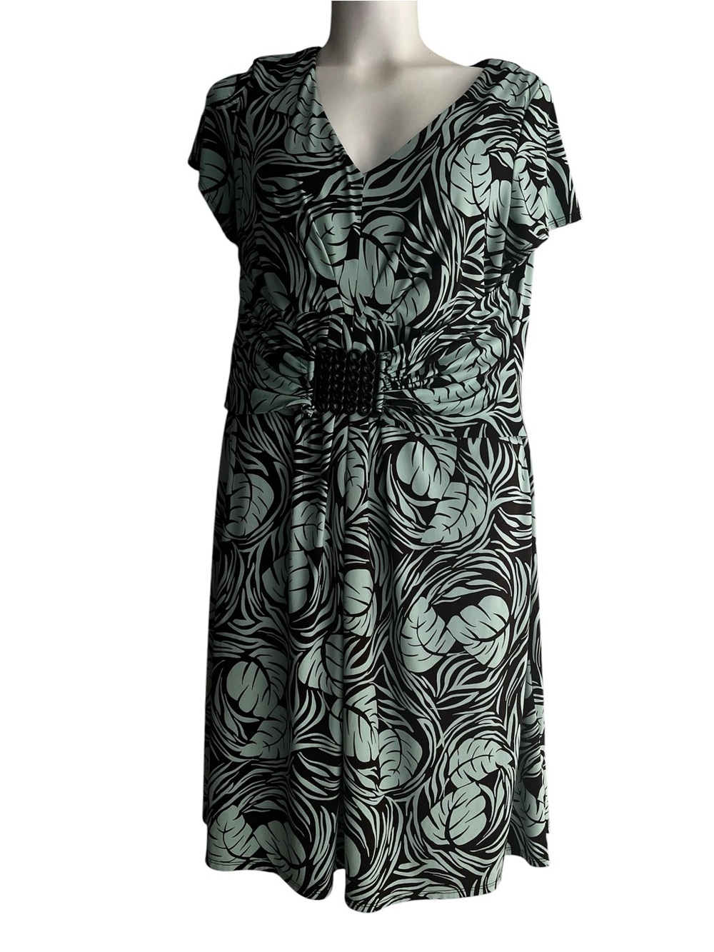 Perceptions Black and Mint Leaf-Print V-Neck Dress - Women